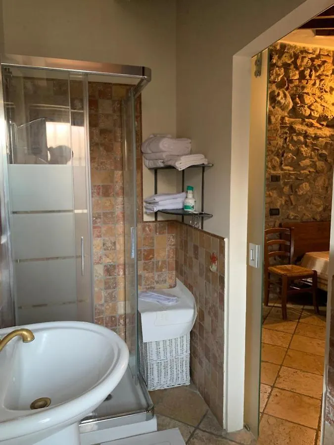 Bed and Breakfast Rustico Di Benellini Angela Polpenazze del Garda Bed & Breakfast