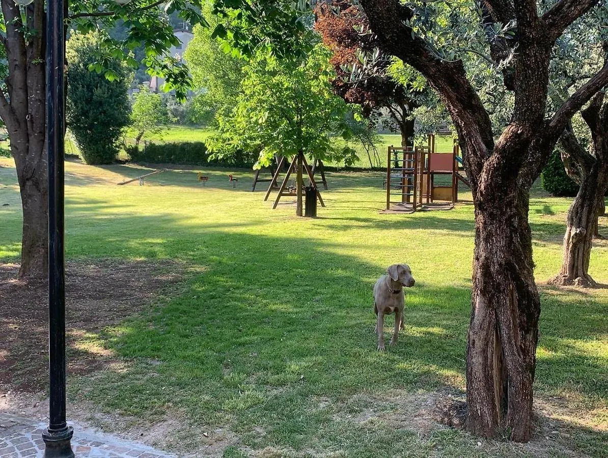 مبيت وإفطار بولبينازي ديل جاردا Rustico Di Benellini Angela 0*,