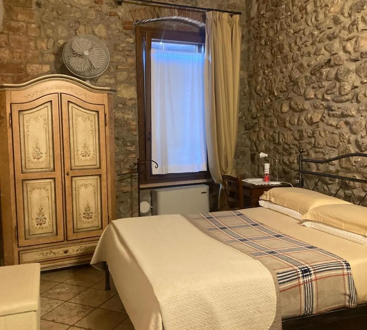 Alojamento de Acomodação e Pequeno-almoço Rustico Di Benellini Angela Acomodação com café da manhã Polpenazze del Garda