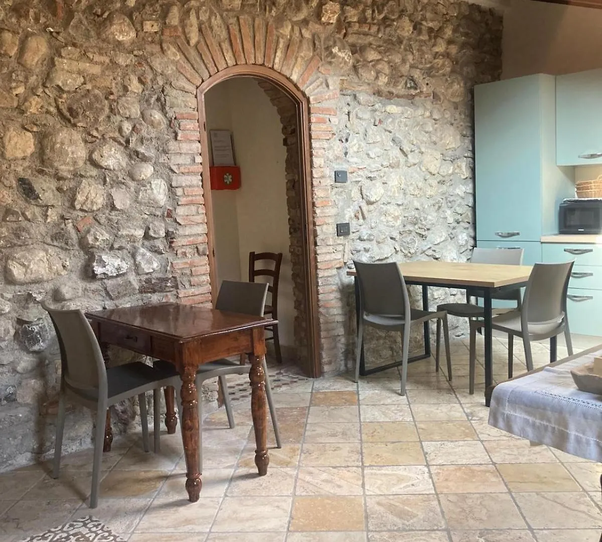 Bed & Breakfast Rustico Di Benellini Angela Bed and Breakfast Polpenazze del Garda Italië