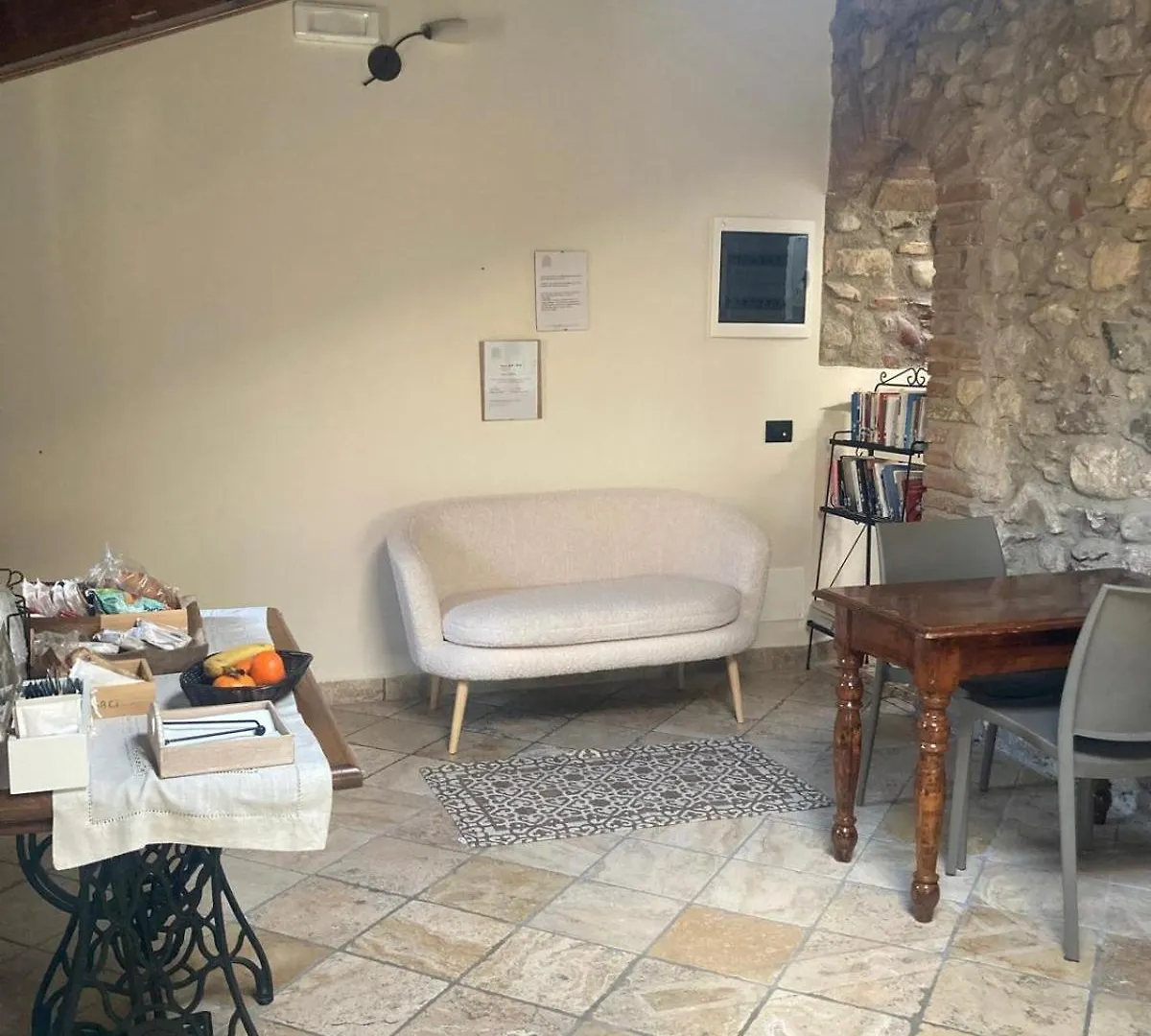 Rustico Di Benellini Angela Bed and Breakfast Polpenazze del Garda Bed & Breakfast